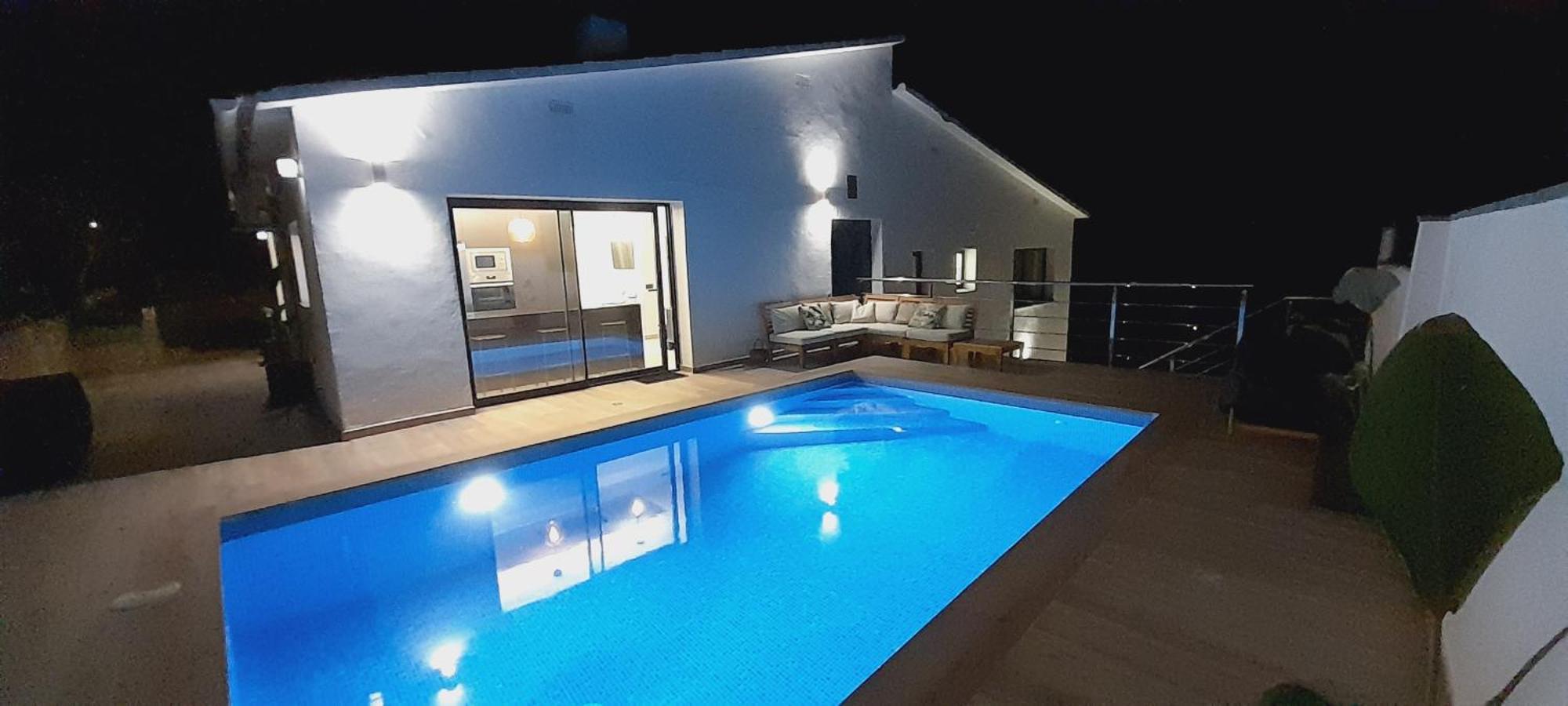 Villa Avril Piscina Privada Y Amplias Terrazas Оливелья Экстерьер фото