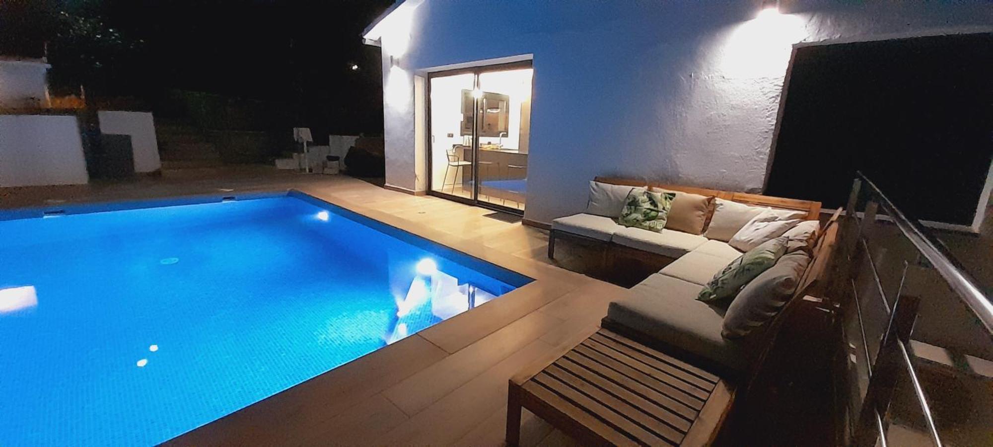 Villa Avril Piscina Privada Y Amplias Terrazas Оливелья Экстерьер фото